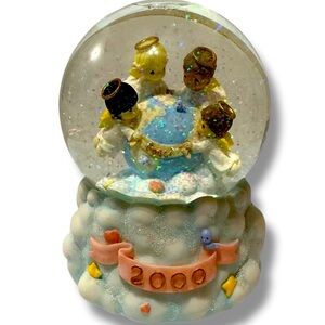 Vintage Precious Moments Musical Snow Globe I'd Like To Teach The World to Sing